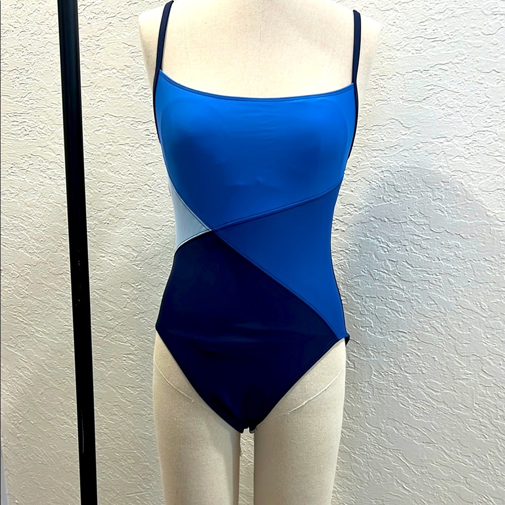 La Blanca color block Blue Navy Swimsuit one piece size 10